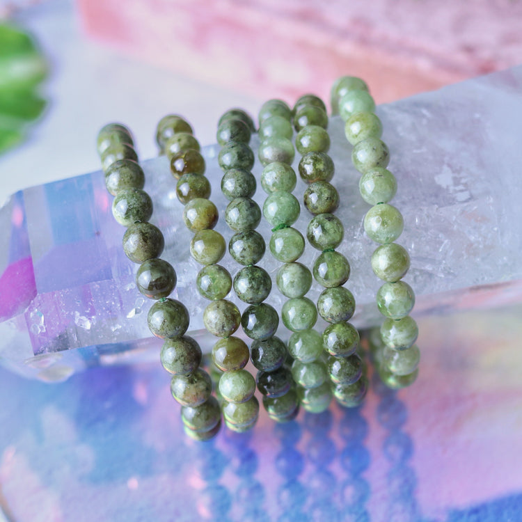 Green Garnet Crystal Bracelet w/ 8mm Polished Gemstone Bead - Heart Chakra Jewelry - Capricorn, Virgo & Taurus Zodiac Birthday Gift