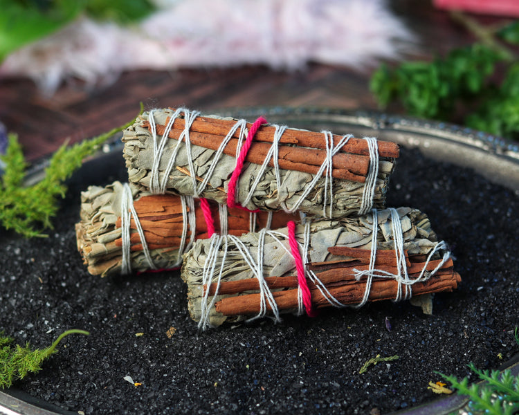 Sage Smudge Stick Bundle for Ceremony, Energy Cleansing, House Blessing & Empath Protection - Dragons Blood, Cinnamon, White Sage, Shasta Sage