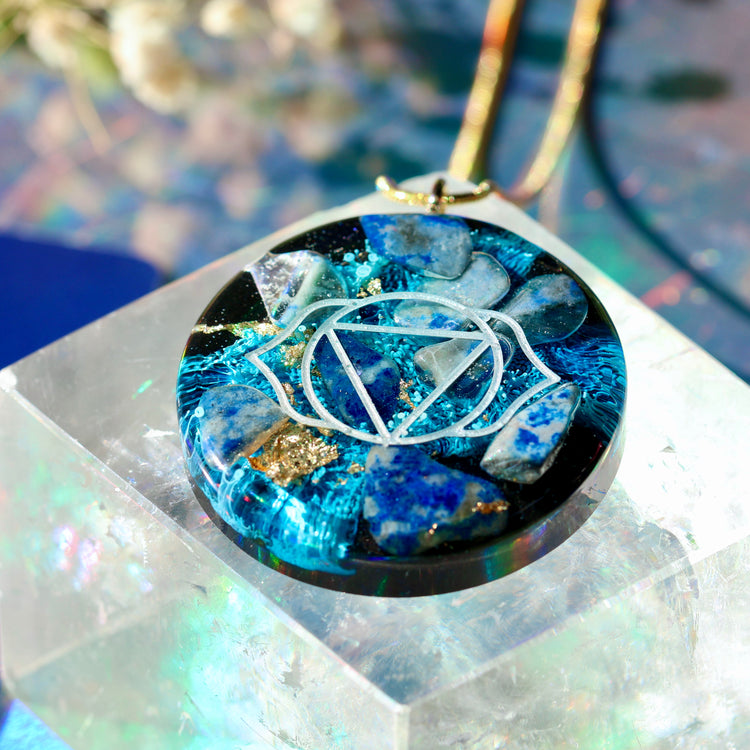Handmade Orgonite Crystal Necklace – Quartz & Lapis Lazuli Third Eye Chakra Pendant
