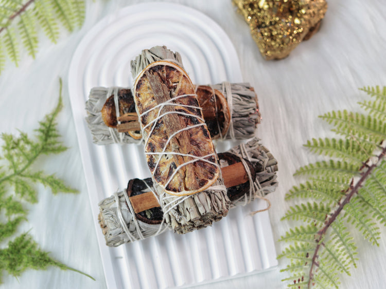 Sage Smudge Stick Bundle for Ceremony, Energy Cleansing, House Blessing & Empath Protection - Dragons Blood, Cinnamon, White Sage, Shasta Sage
