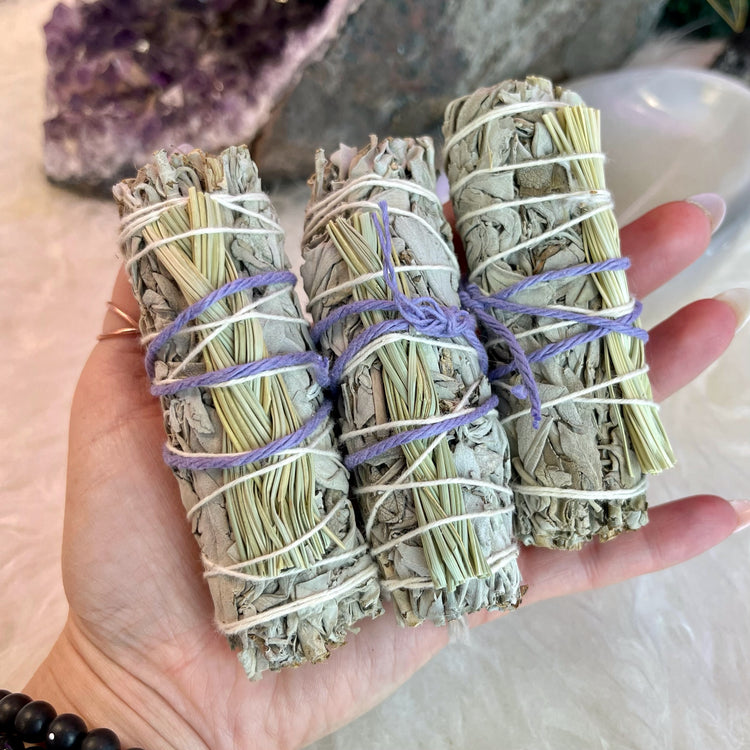 Sage Smudge Stick Bundle for Ceremony, Energy Cleansing, House Blessing & Empath Protection - Dragons Blood, Cinnamon, White Sage, Shasta Sage