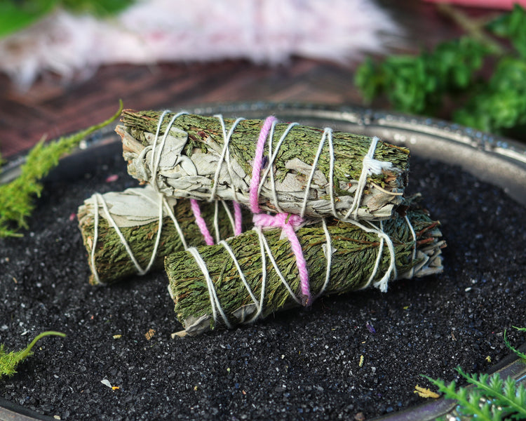 Sage Smudge Stick Bundle for Ceremony, Energy Cleansing, House Blessing & Empath Protection - Dragons Blood, Cinnamon, White Sage, Shasta Sage
