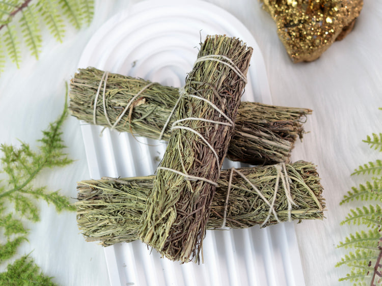 Sage Smudge Stick Bundle for Ceremony, Energy Cleansing, House Blessing & Empath Protection - Dragons Blood, Cinnamon, White Sage, Shasta Sage