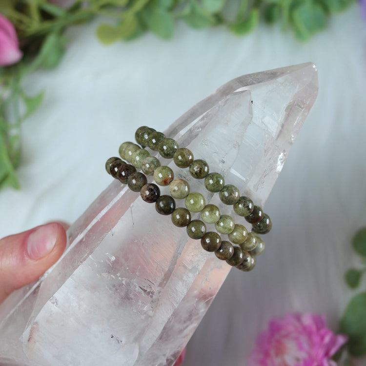 Green Garnet Crystal Bracelet w/ 8mm Polished Gemstone Bead - Heart Chakra Jewelry - Capricorn, Virgo & Taurus Zodiac Birthday Gift
